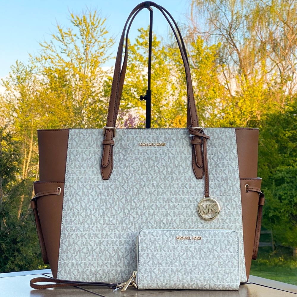 NWT Michael Kors Gilly Large Tote & Wallet Set